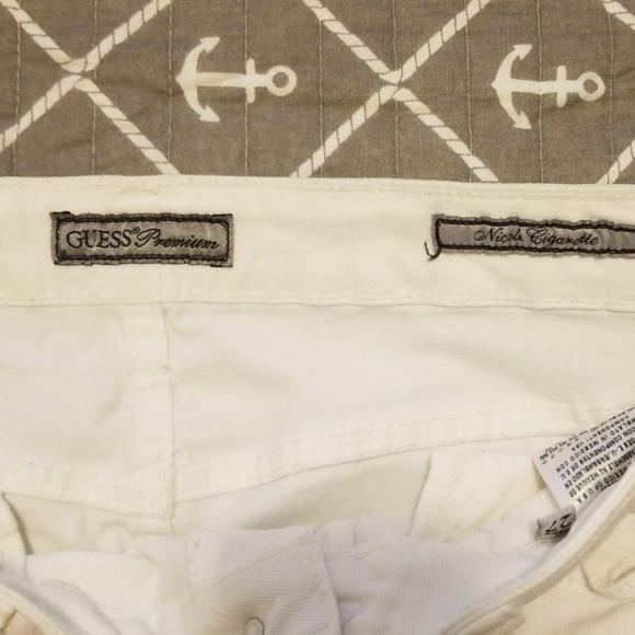 White Guess Jeans - Picture 3 of 3